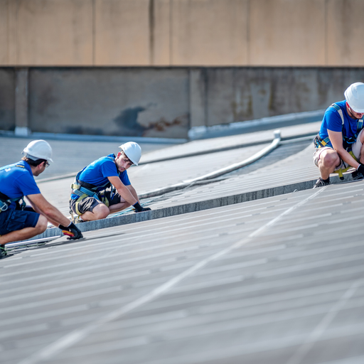 Roofing Services - local professional at work